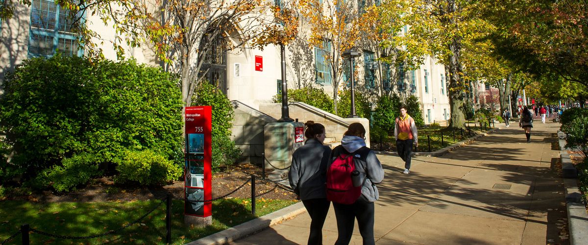 Students on Comm Ave