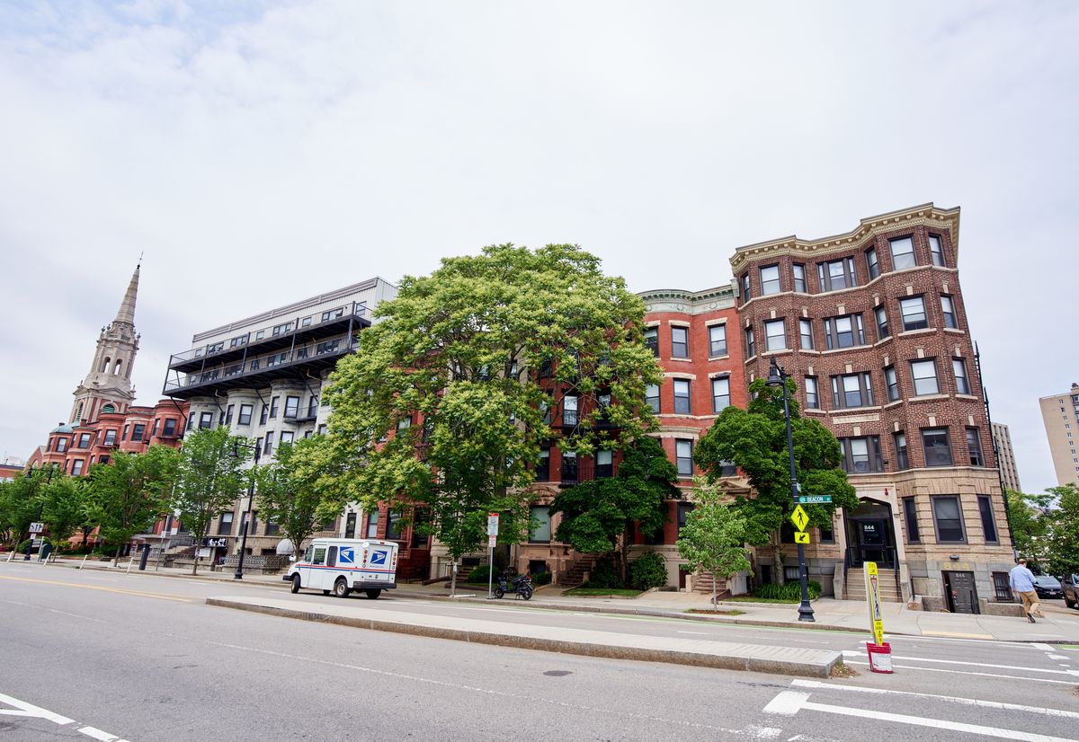 822-908 beacon street