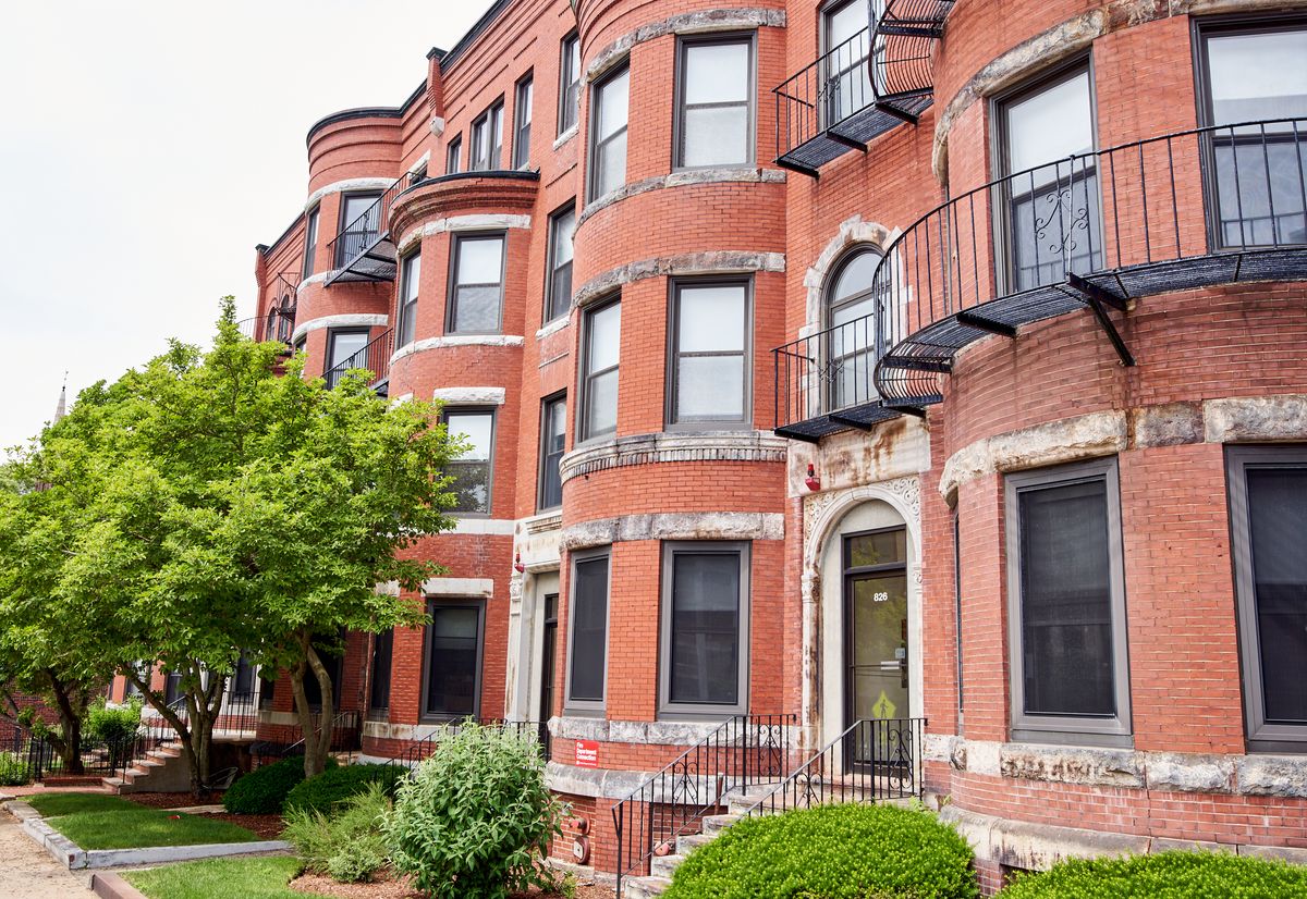 822-908 beacon street