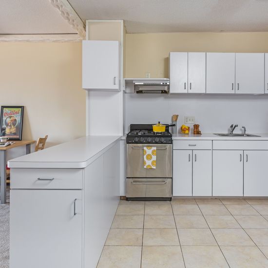 860 beacon street kitchen